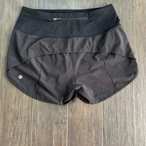 lululemon Speed-Up shorts size 6